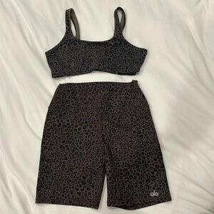 ALO yoga cheetah set